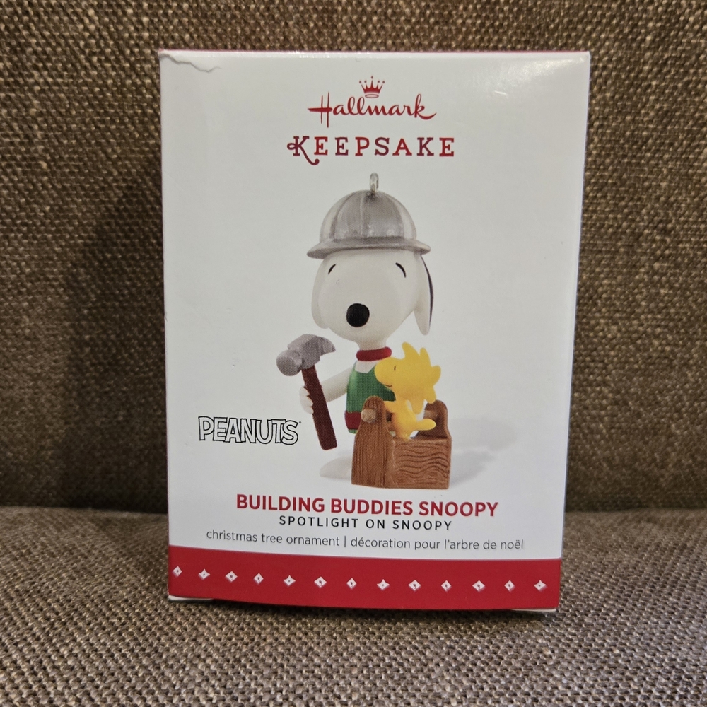 2015 Hallmark Keepsake Building Buddies Snoopy Ornament